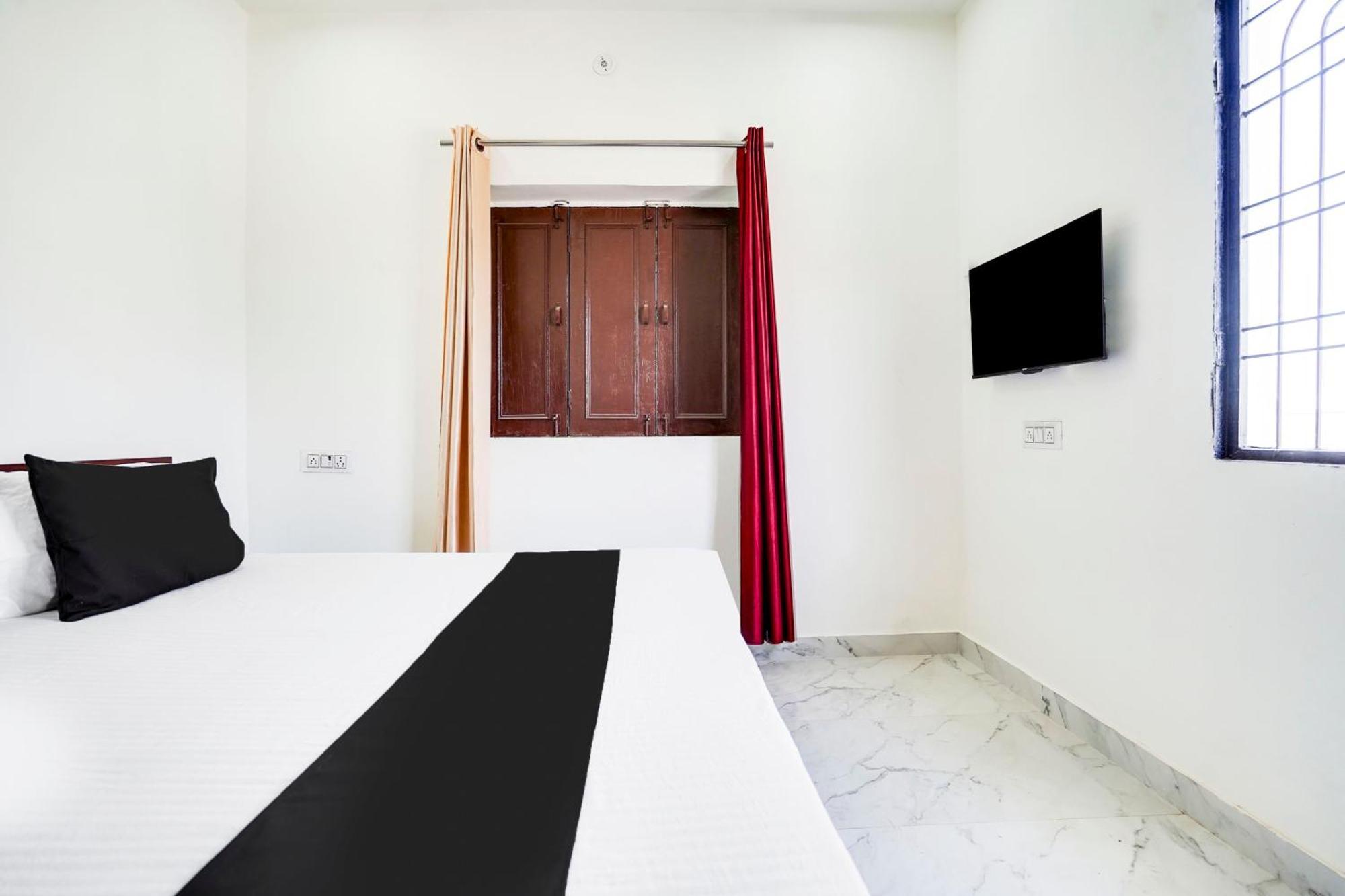 Hotel O The Moon Bareilly Extérieur photo