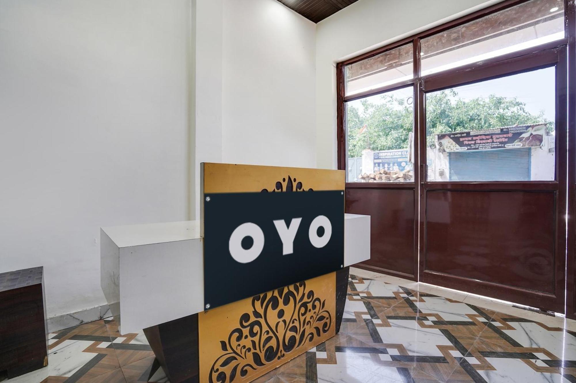 Hotel O The Moon Bareilly Extérieur photo