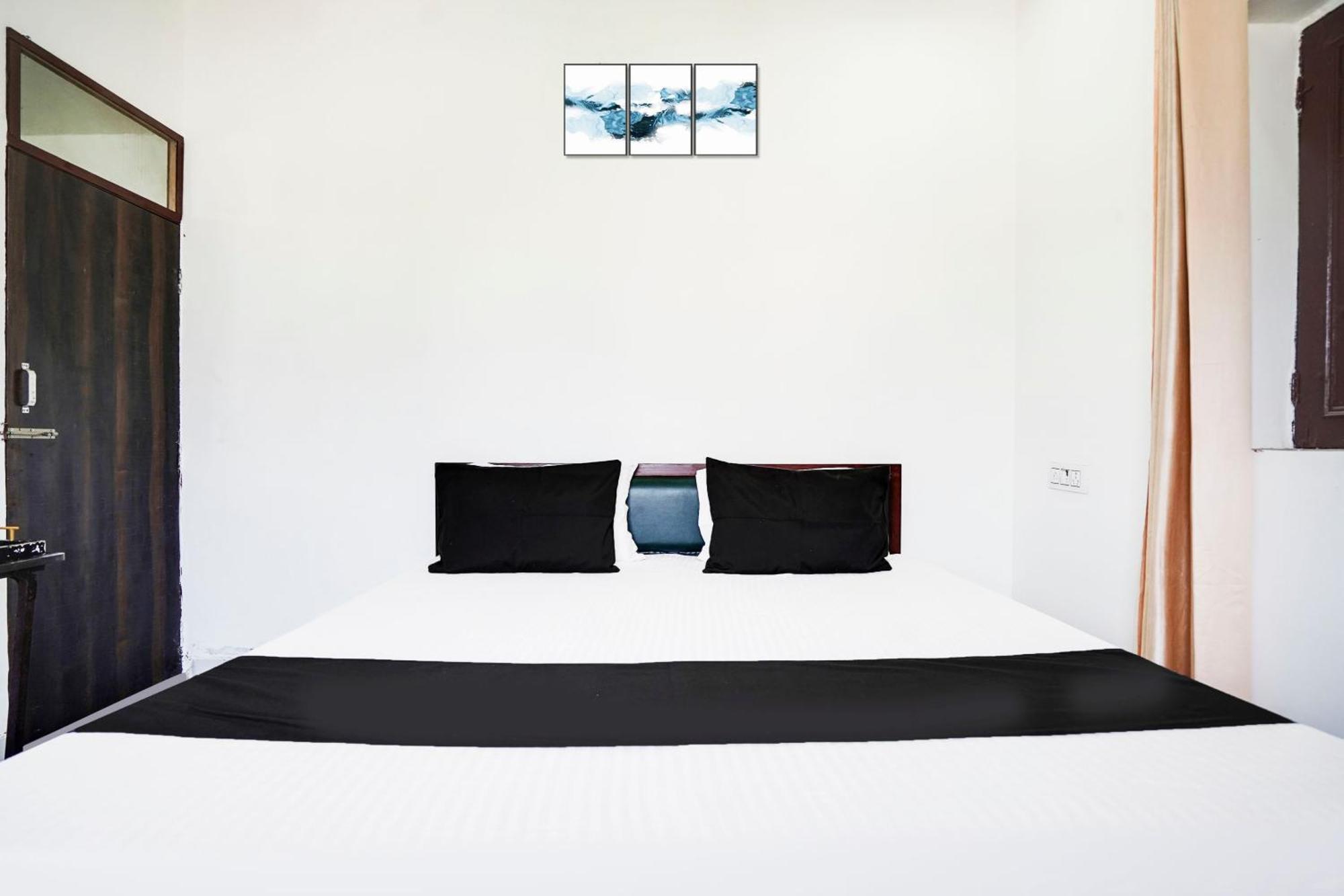 Hotel O The Moon Bareilly Extérieur photo
