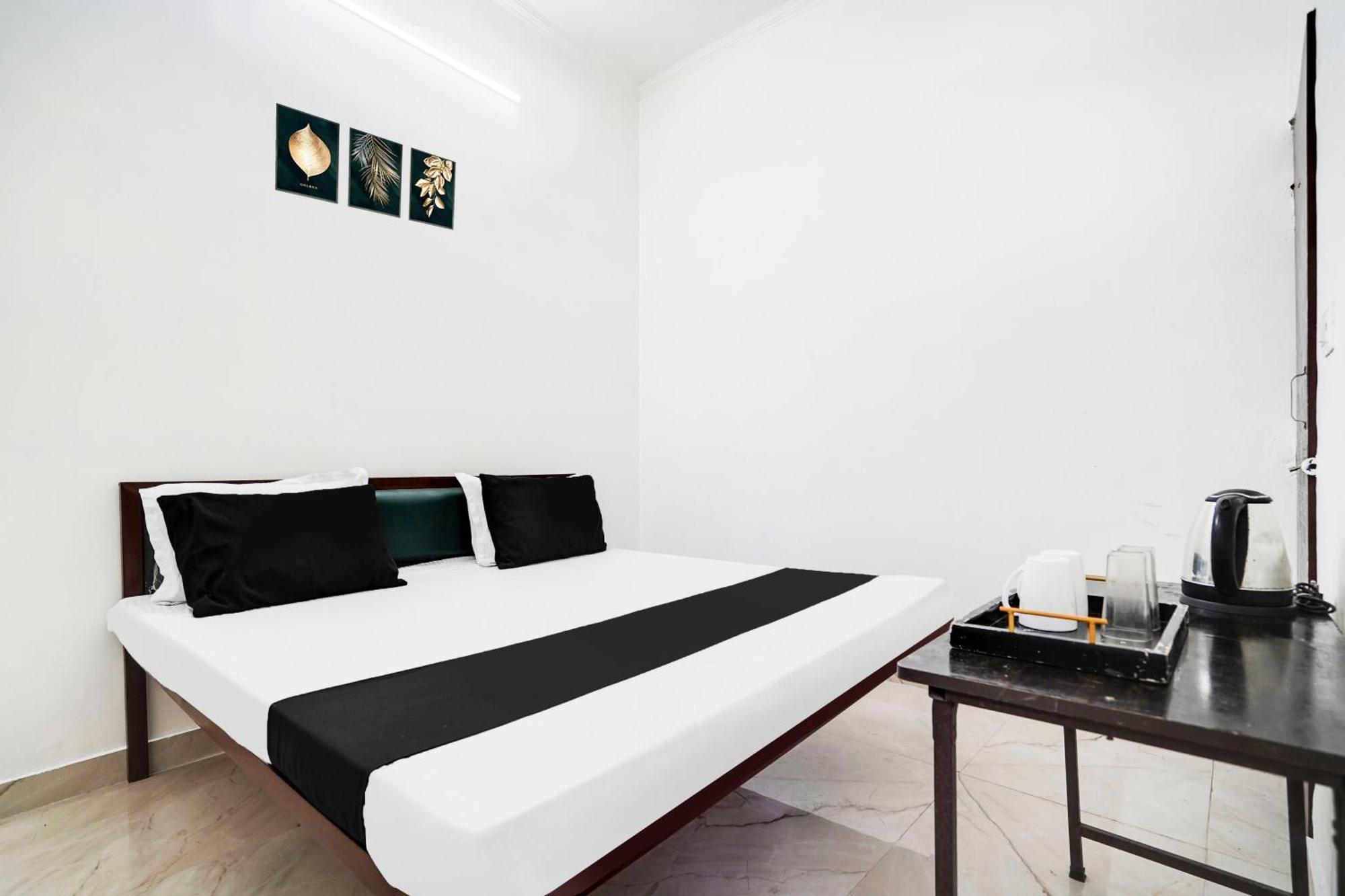 Hotel O The Moon Bareilly Extérieur photo