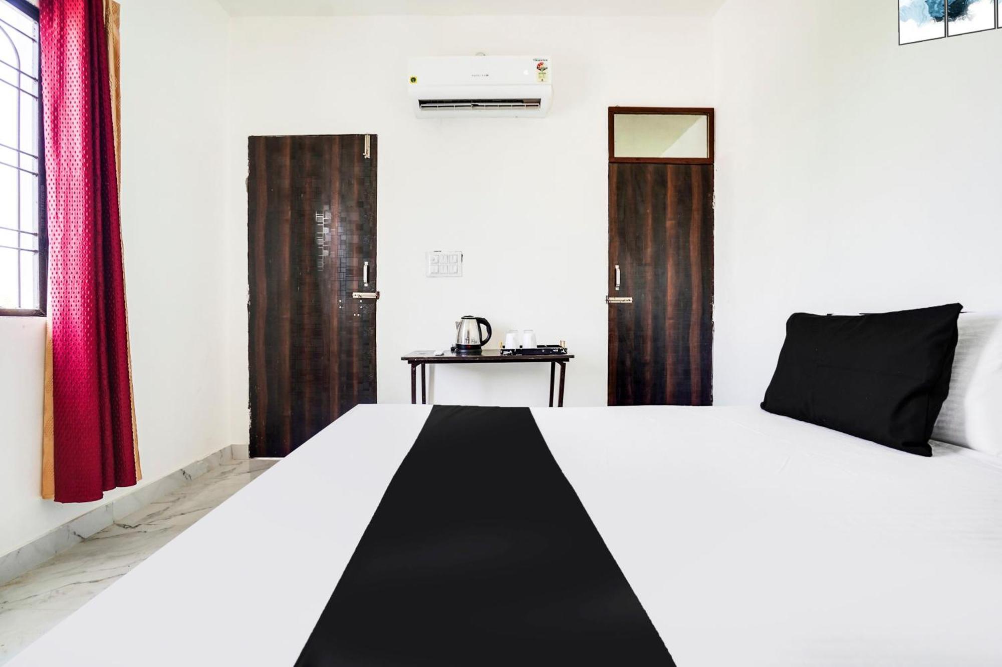 Hotel O The Moon Bareilly Extérieur photo