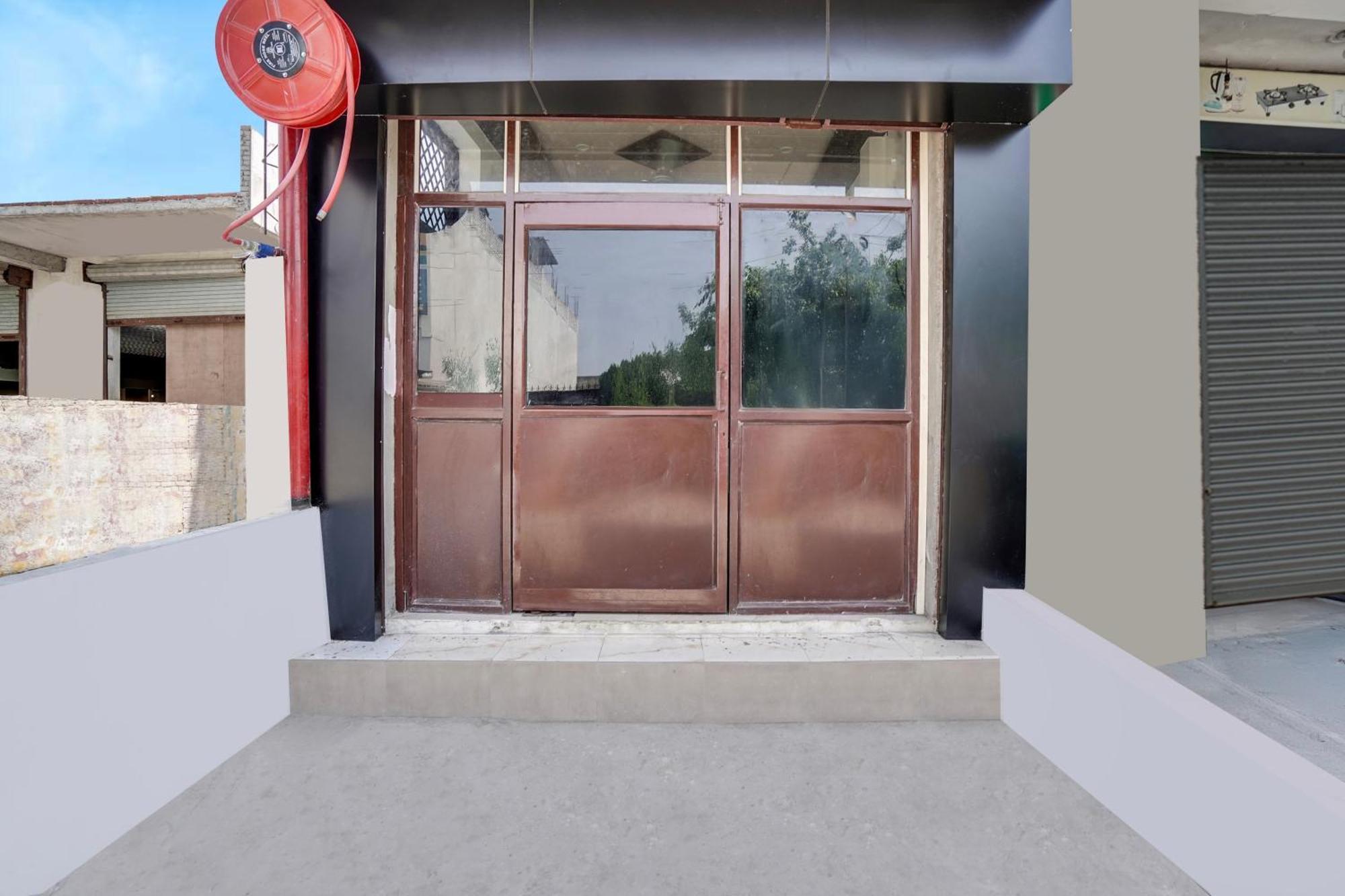 Hotel O The Moon Bareilly Extérieur photo